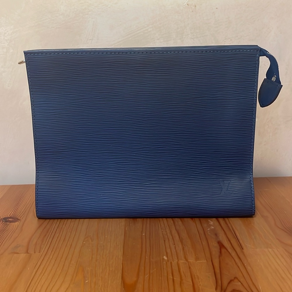 💗 Louis Vuitton Toiletry 26 Pouch 💗 in gorgeous navy EPI pochette pattern 🌊